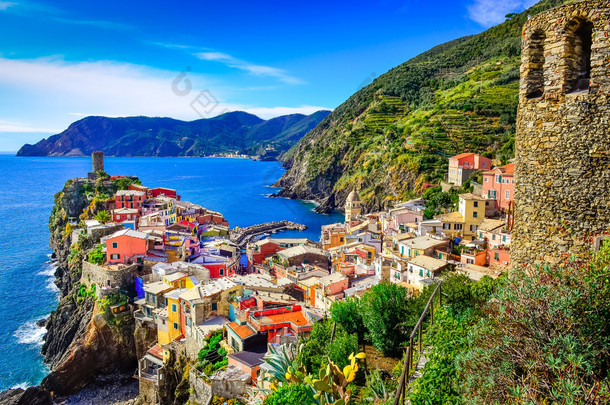 <strong>多彩</strong>村 vernazza 在五渔村的风景视图