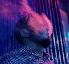 吸烟男子, 粉红色烟雾覆盖面, 原 photoset