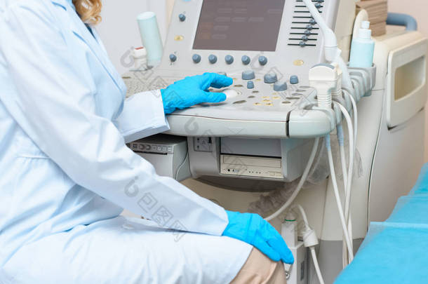 超声扫描仪在妇产科妇科医生中的使用