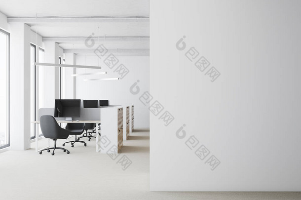 白色开放空间办公室, 墙壁