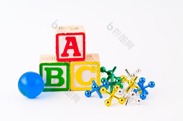 多彩字母块 abc 和插孔作为儿童的主题