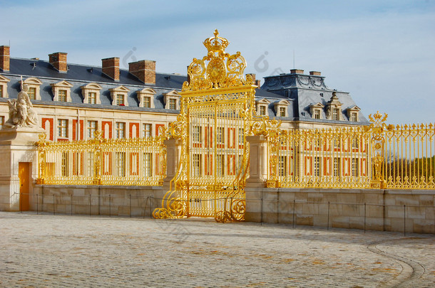 金色的法国凡尔赛宫的门