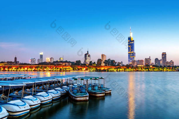 南京宣武湖金融区建筑景观之夜
