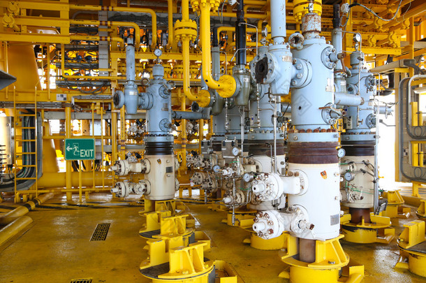 在平台上<strong>的</strong>石油和天然气生产插槽，井口控制对石油和钻机行业，重工业在离岸石油和天然气业务.