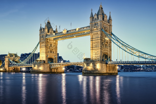 伦敦塔桥.