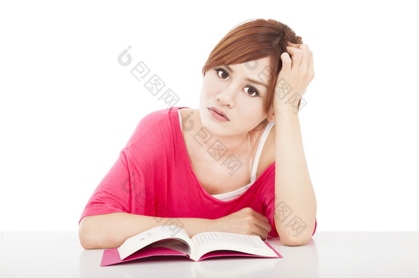 尴尬的高中女生学习用书