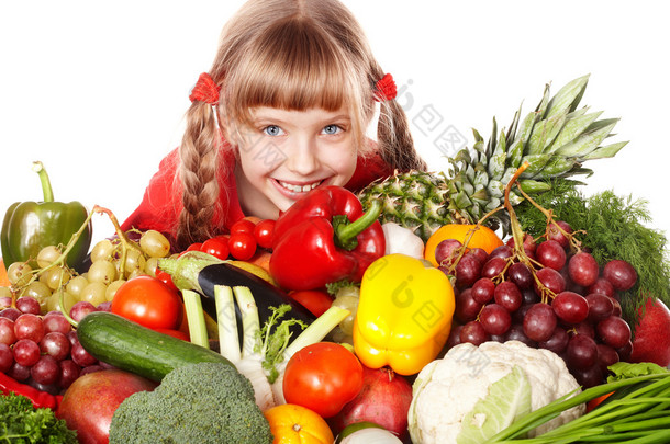 儿童女孩与蔬菜和水果