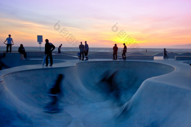 日落滑板