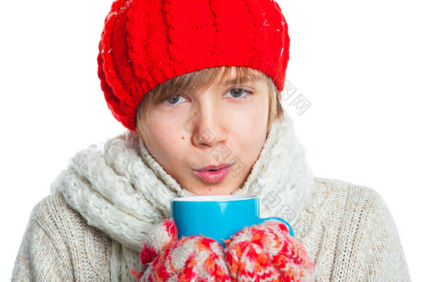 冬季风格的年轻男孩的肖像