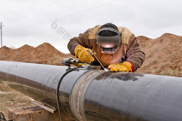 天然气管道<strong>焊接</strong>工程