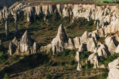 土耳其上空风景岩体和雄伟景观的鸟瞰图