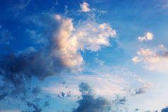 带有复制空间的云彩和蓝天背景.