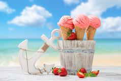 草莓水果冰淇淋