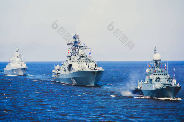 一条线现代俄国<strong>军事</strong>军舰战舰在列, 北部舰队和波罗的海舰队在开放 se