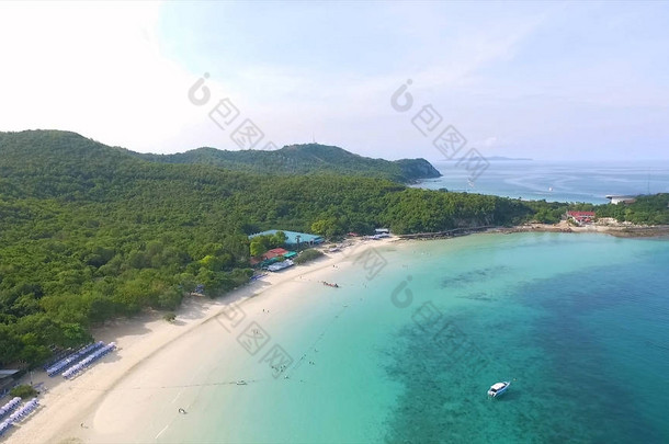 在泰国安达曼海礁岛的鸟瞰图。波达岛泰国甲米。长时间曝光的 Makua 海滩或更多通常被称为隧道海滩上的考艾岛.
