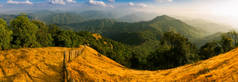 晚上高山的风景, 观点山 doi pei cu, 在 mae hong son 的热门旅游景点, 泰国.