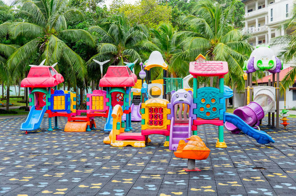 游乐场户外儿童空间多彩玩具乐园游乐区.