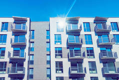 详细的新公寓住宅与阳台, 维尔纽斯的复杂。色调