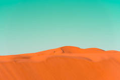 沙漠沙丘在明亮的波普艺术风格