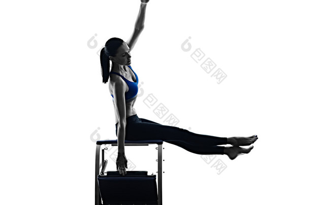 女人普拉提椅子锻炼健身孤立