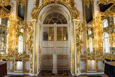 在俄罗斯的金色宫殿门