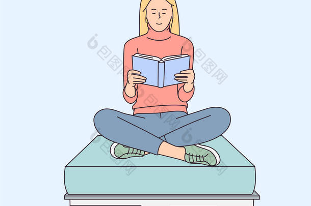 智力爱好、书迷、学生学习和准备考试纲要的概念.坐在书堆上看书的年轻人或学生.