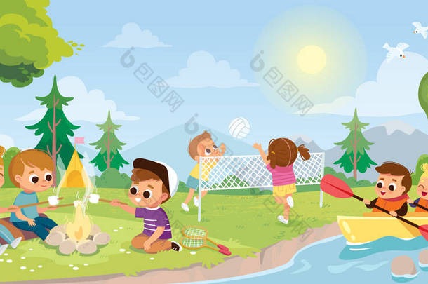 和孩子们一起去夏令营孩子们在篝火、篝火上烤棉花糖。孩子们在外面打排球.独木舟上的孩子暑期活动。学童皮划艇.