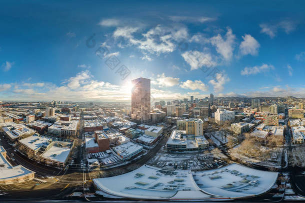 这是一个完整的360x180 空中光球的雪域早晨在珍珠区, 波特兰, 或.