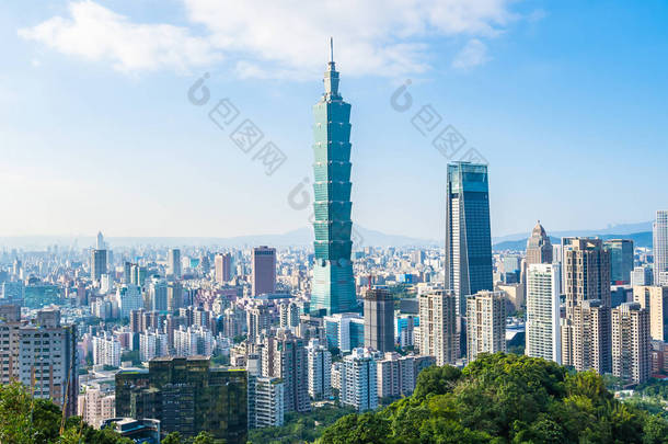 台北市101大楼的美丽风景与城市景观与城市天际线蓝白相间的建筑景观
