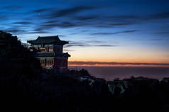 寺庙和日落的泰山，中国峰会