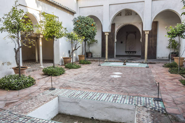  历史纪念碑, La 阿卡扎, 宫殿设防。庭院庭院。马拉加, 西班牙.