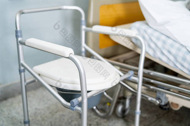 老年残疾人或住院患者可在卧室或任何地方移动公告栏椅或移动厕所，健康有力的<strong>医疗</strong>理念