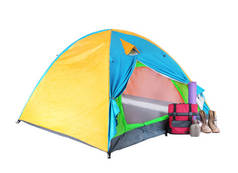 白色背景下的旅游帐篷和露营设备