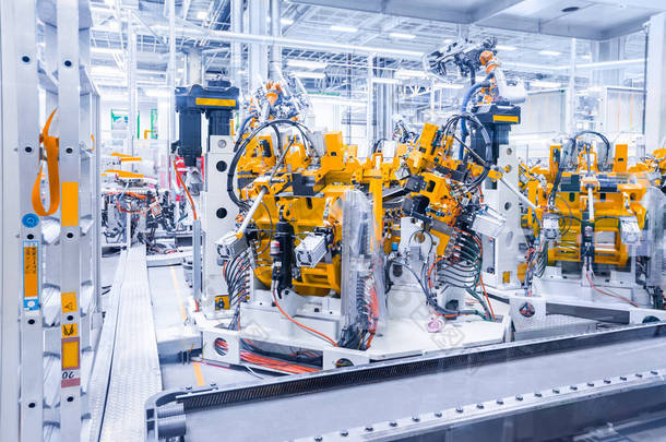 汽车制造厂里的机器人