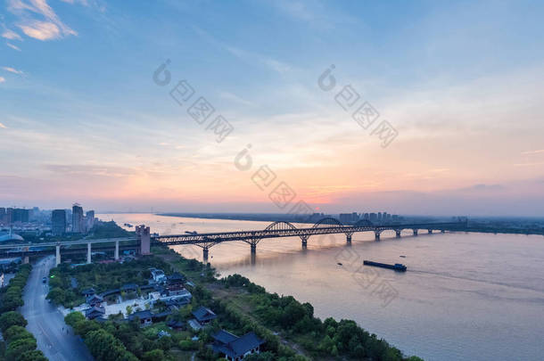 中国日落九江长江大桥