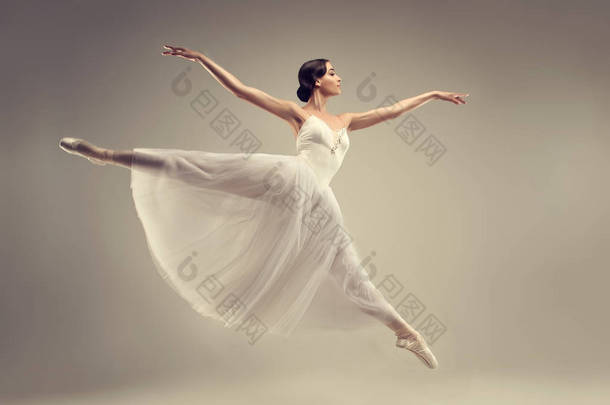 优雅的女人的芭蕾舞演员