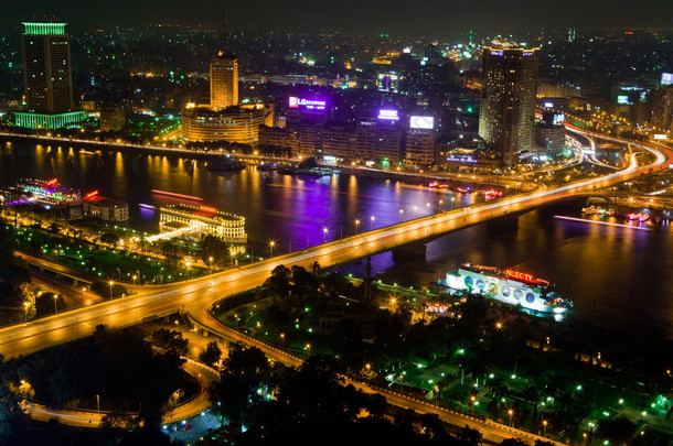 开罗<strong>鹊桥</strong>之夜