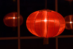 在晚上的中国红灯笼