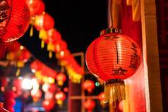 中国红灯笼为新年装饰
