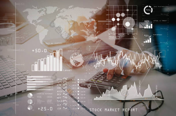 投资者分析股票市场报告和财务仪表板与商业智能 (Bi), 与关键绩效指标 (Kpi). 商人手工作与财务有关成本和计算器.