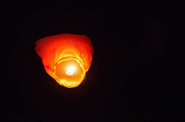 夜空中的<strong>中国</strong>手电筒。<strong>奇迹</strong>和解放的象征.