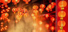 农历新年灯笼在唐人街, 鞭炮庆祝