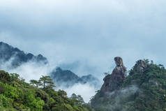 山清水秀，东方云雾女神，座落在中国江西山地市东北部