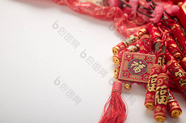 中国的新年装饰传统2021<strong>年中</strong>国的新年或农历新年背景.文字空间图像。（福字的意思是好运）)