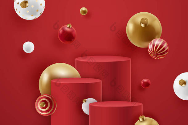 三个空白的红色论坛舞台，圣诞球。圣诞主题装饰。现实的新年3D潮流背景。假日恶作剧
