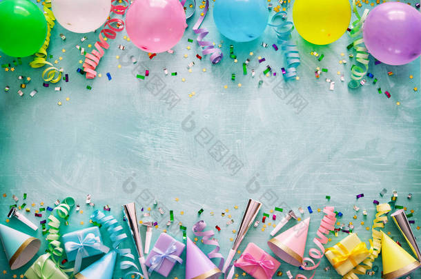生日派对装饰与<strong>气球</strong>, 礼品盒, 蒸鞋和<strong>五彩</strong>纸屑