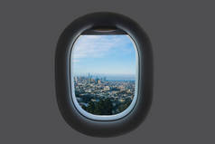 从飞机窗口俯瞰旧金山湾和摩天大楼. 加州。 Usa