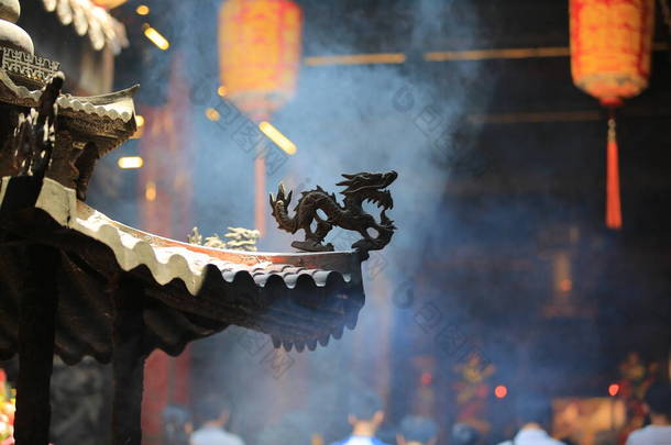 大家妈祖寺中的中国龙是太湾最大、最古老的妈祖寺之一