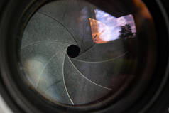 大型手动焦透镜上的闭孔刀片，宏闭孔镜头.