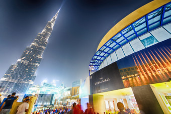 迪拜阿联酋12月晚上视图市中心建筑附近迪拜塔哈利法塔迪拜吸引了几百万游客每年迪拜阿联酋12月晚上视图市中心建筑